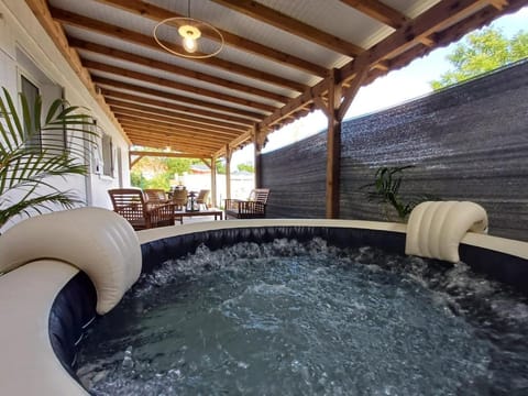 Patio, Hot Tub