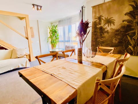 Living room, Seating area, Dining area