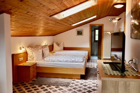 Bed, Living room, Photo of the whole room, Bedroom