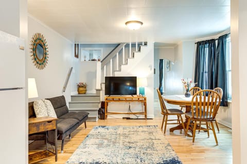 4 Mi to Lake Superior Calumet Getaway! House in Wisconsin