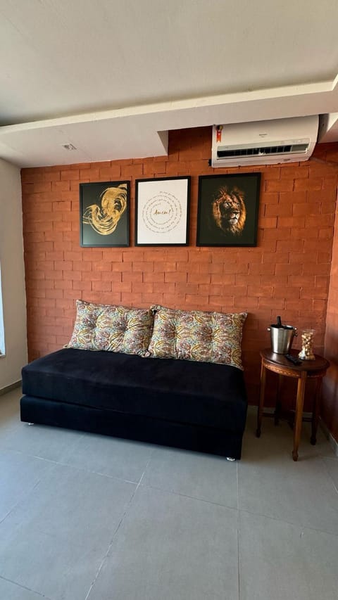 Bed, Living room, air conditioner