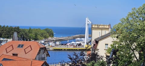 Property building, Off site, Neighbourhood, Summer, View (from property/room), View (from property/room), Balcony/Terrace, Balcony/Terrace, City view, City view, Landmark view, Landmark view, River view, River view, Sea view, Sea view, Street view, Street view, Location