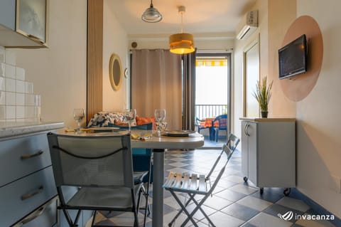 Communal lounge/ TV room, Dining area