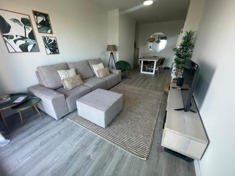 Communal lounge/ TV room, TV and multimedia, Living room, Seating area