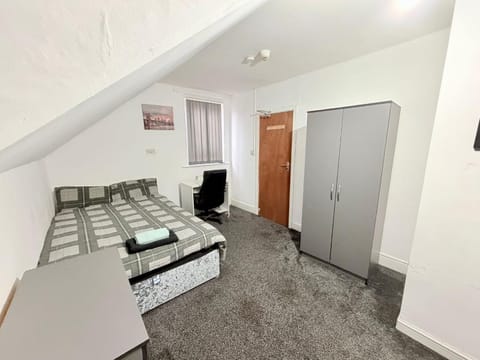 16 double bed studio room near football stadium Vacation rental in Nottingham