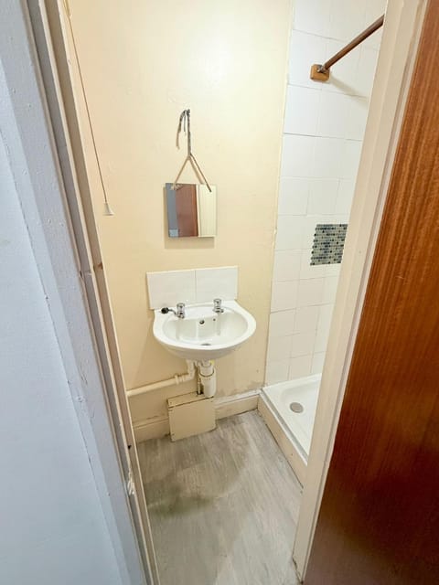 16 double bed studio room near football stadium Vacation rental in Nottingham