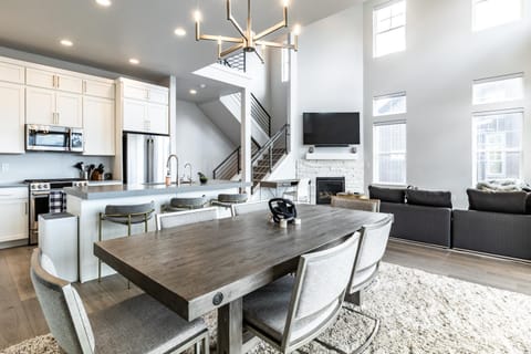 Modern Mountain Retreat Sleeps 10 Park City House in Hideout