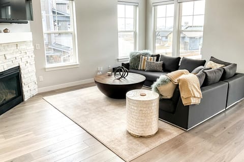 Modern Mountain Retreat Sleeps 10 Park City House in Hideout