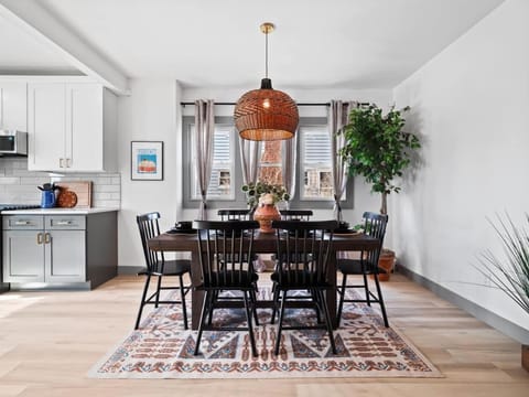 Gorgeous Remodel Game Room Sleeps 8 House in Akron