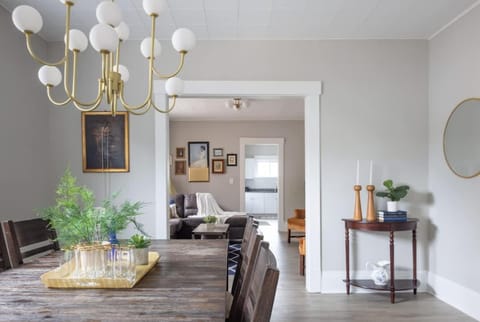 Large Renovated 4 Bedroom Home 9 min to Downtown CLE House in Ohio City