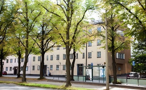 Property building, Spring, Neighbourhood, View (from property/room), City view, Street view, Location