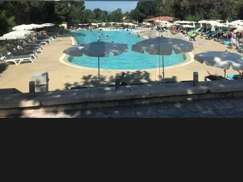 Chez Leslie et Michael - Sowell family Apartment in Grospierres