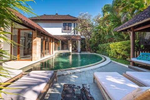 Property building, Night, Pool view, Swimming pool, sunbed