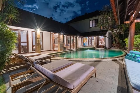 Property building, Night, Pool view, Swimming pool, sunbed