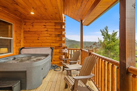 Patio, Hot Tub, View (from property/room), Balcony/Terrace, Seating area, Mountain view