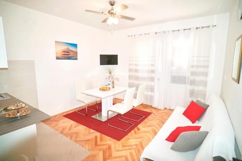 House Mariposa Trogir-Seget Apartment in Trogir