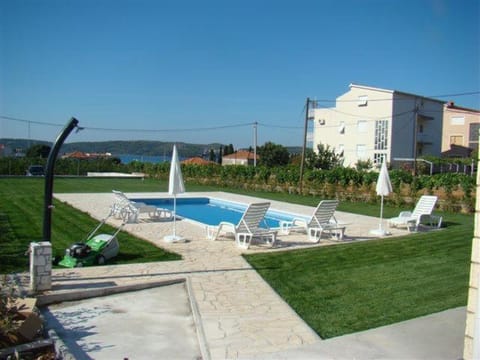 Apartments Teo Trogir-Seget Apartment in Trogir