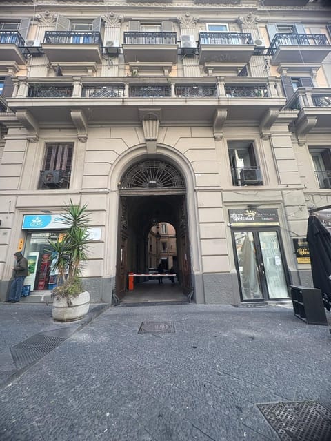 Property building, Facade/entrance