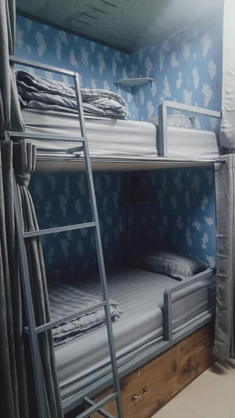 bunk bed