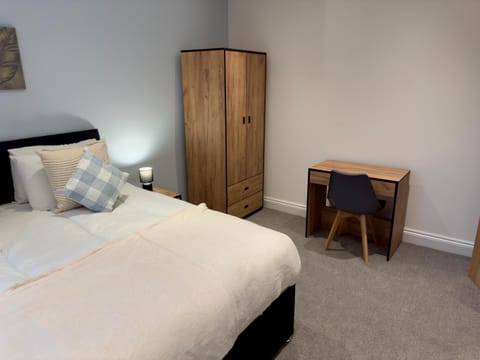 Bed, Photo of the whole room, Bedroom, wardrobe