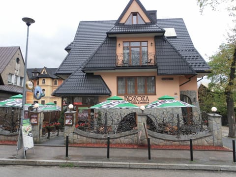 Property building, Facade/entrance, Garden