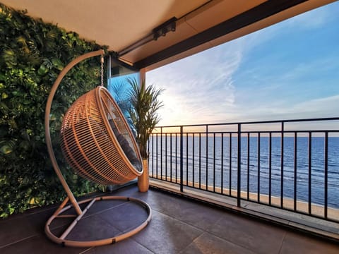 Balcony/Terrace, Seating area, Sea view