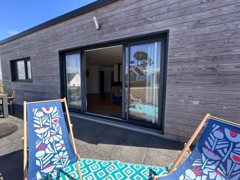 Balcony/Terrace, sunbed