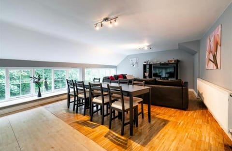 Riverview In the Heart of Matlock Apartment in Matlock