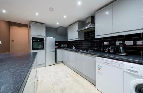 Riverview In the Heart of Matlock Apartment in Matlock