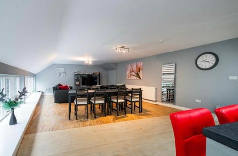 Riverview In the Heart of Matlock Apartment in Matlock