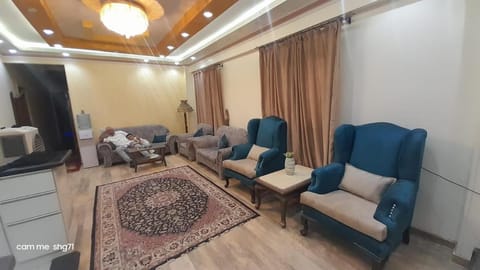 Communal lounge/ TV room, Balcony/Terrace