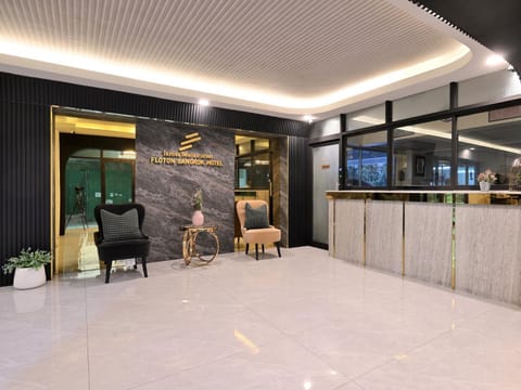 Lobby or reception, Lobby or reception