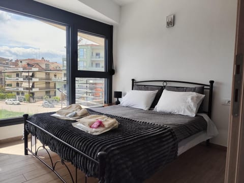 Bed, View (from property/room), Bedroom, towels