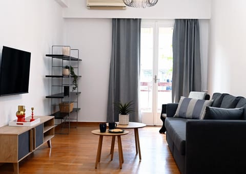 TV and multimedia, Balcony/Terrace, Living room, Seating area