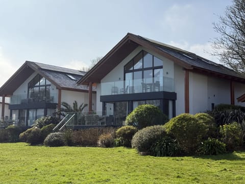 Property building, Day, Garden