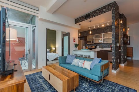 Artsy Retreat Condo 30day min w WiFi AC Parking TV Furnished Rooftop 3455 House in East Nashville
