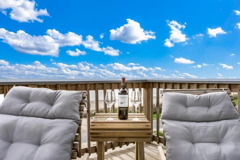 BeachQuest Beachfront House in Caplen