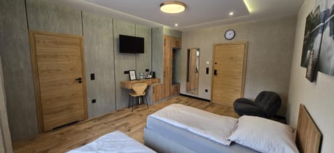 Bed, TV and multimedia, Coffee/tea facilities, furniture, heating, internet, internet, wardrobe