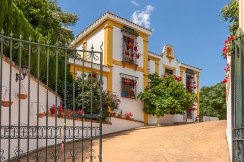 Property building, Off site, Garden, Balcony/Terrace, Garden view, Mountain view, Mountain view
