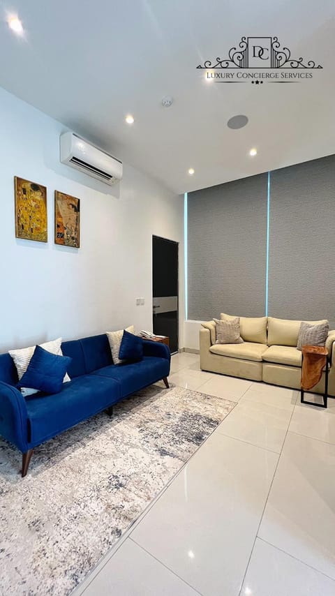 TV and multimedia, Living room, Seating area, air conditioner