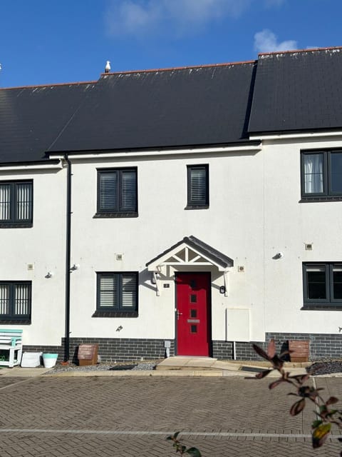 Sageston Tenby 2 bed new build bike and board store House in Saint Florence
