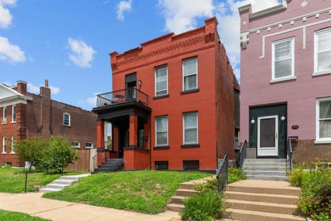 Red Brick Hideaway House in Saint Louis