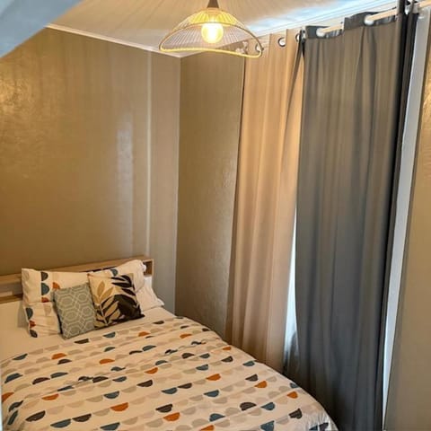 chez joseph , appartements renovés et au calme à saint-michel Apartment in Brittany