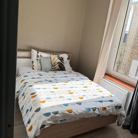 chez joseph , appartements renovés et au calme à saint-michel Apartment in Brittany