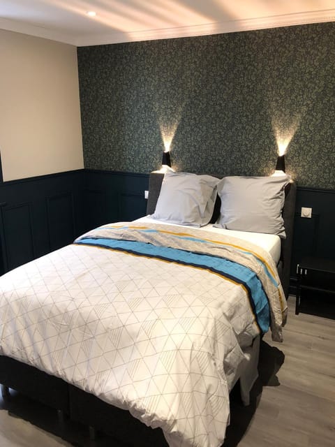 chez joseph , appartements renovés et au calme à saint-michel Apartment in Brittany