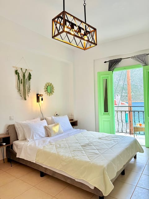 Bed, Natural landscape, View (from property/room), Balcony/Terrace, Photo of the whole room, Bedroom