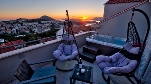 Summer, Hot Tub, View (from property/room), Balcony/Terrace, City view, Sea view, Sea view, Sunset