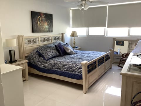 Bed, Photo of the whole room, Decorative detail