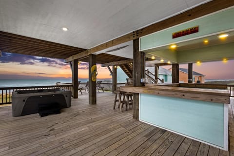 Waves & Whiskey Beachfront HotTub Double Decks! Tiki Bar House in Bolivar Peninsula