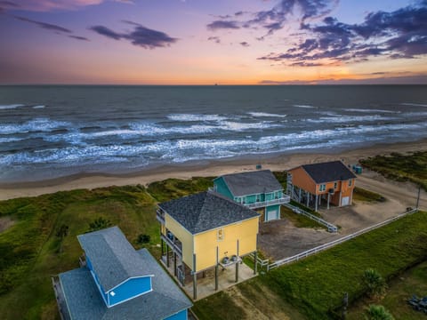 Waves & Whiskey Beachfront HotTub Double Decks! Tiki Bar House in Bolivar Peninsula